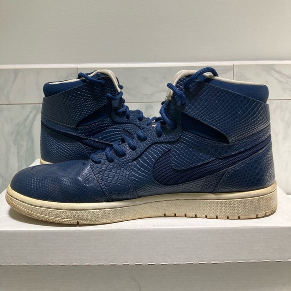 RARE Jordan 1 Retro High Nouveau Navy Snake Size 10.5 - Picture 8 of 9